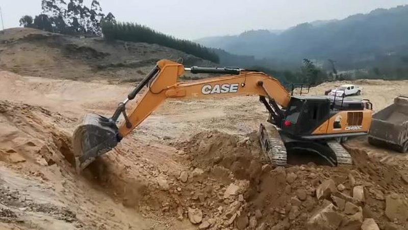 平地机与压路机：性能参数对比解析**